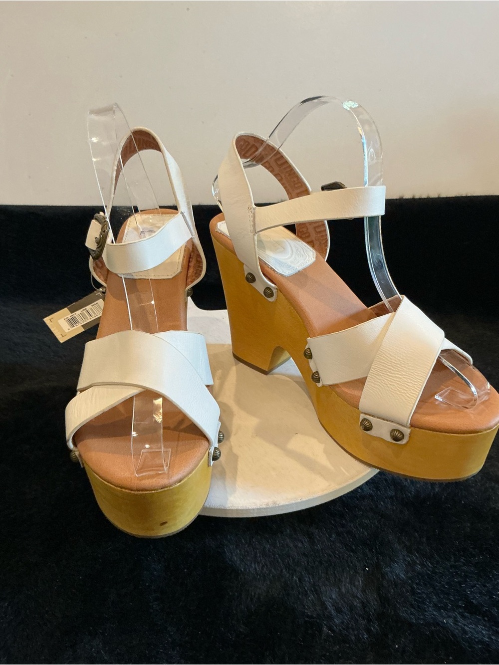 dingo White Leather Platform Sandals with Yellow Wood-Look Heel
